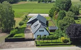 huis met stallen te koop